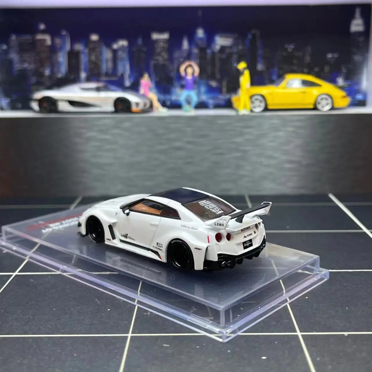 Diecast CM 1:64 Scale Nissan GTR 35GT RR LBWK Wide-body JDM Alloy Car Model Collectible Toy Gift Souvenir Display Ornament